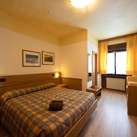 Albergo Venezia パッソ・ロッレ エクステリア 写真