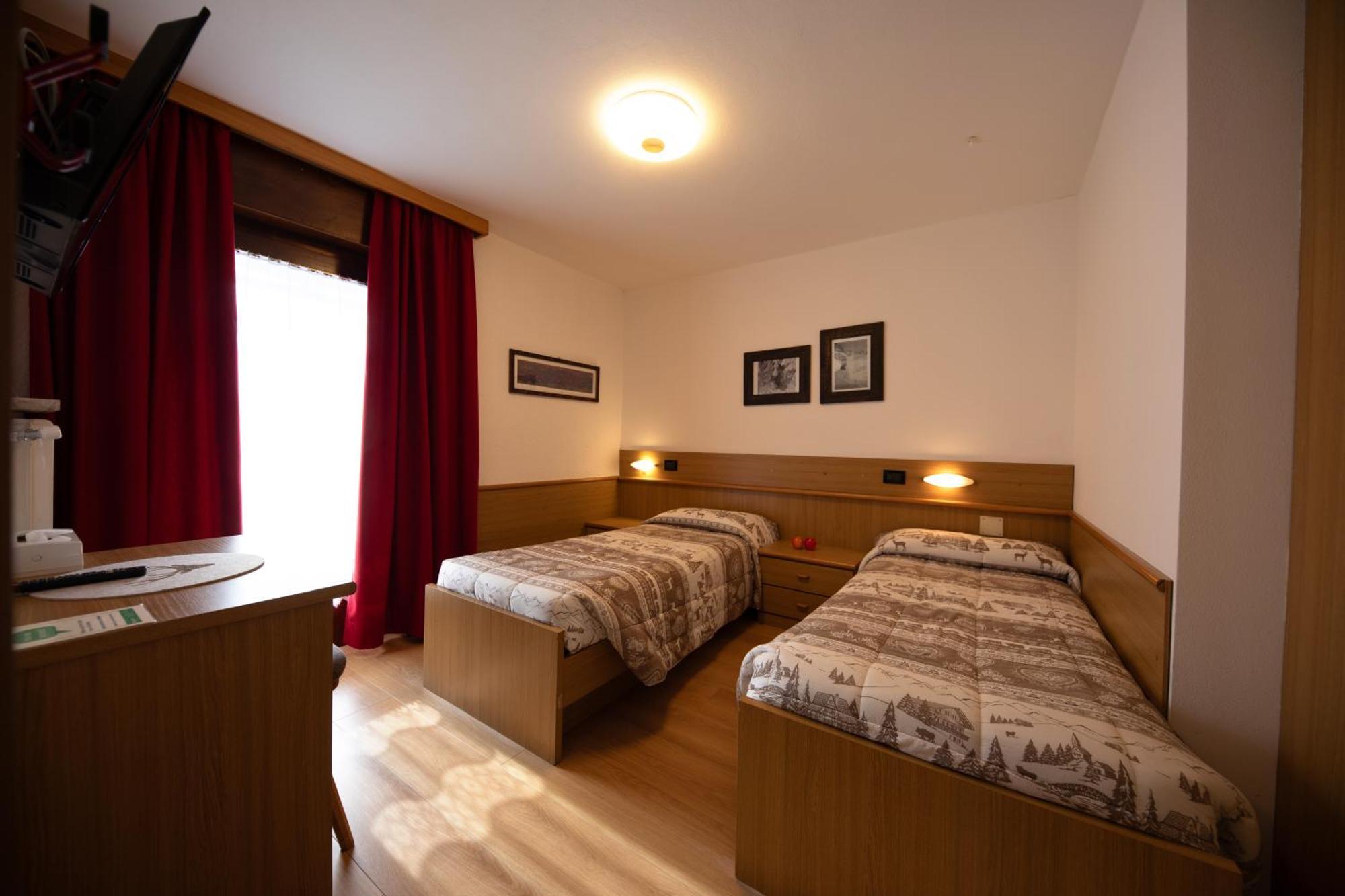 Albergo Venezia パッソ・ロッレ エクステリア 写真