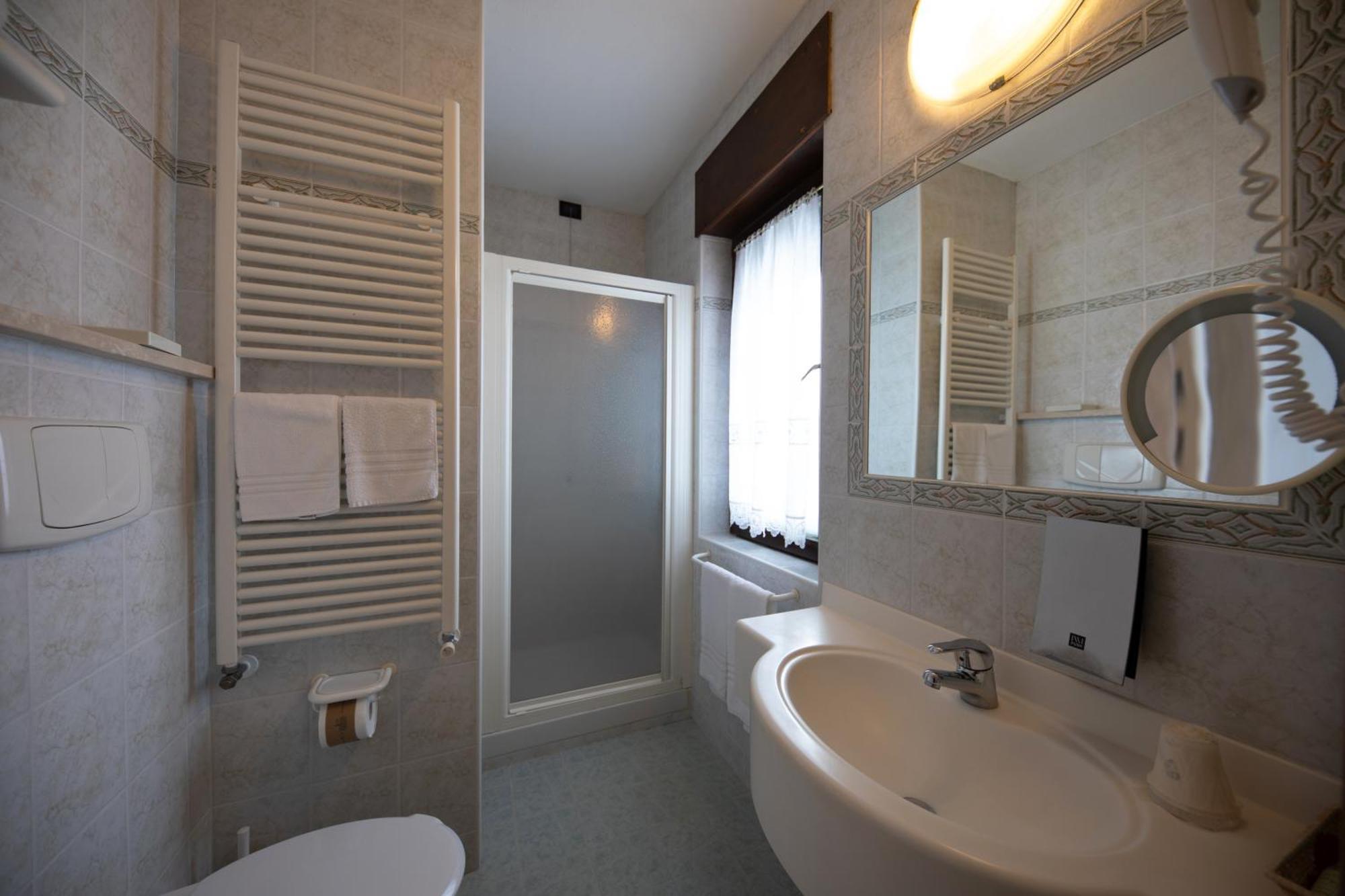 Albergo Venezia パッソ・ロッレ エクステリア 写真