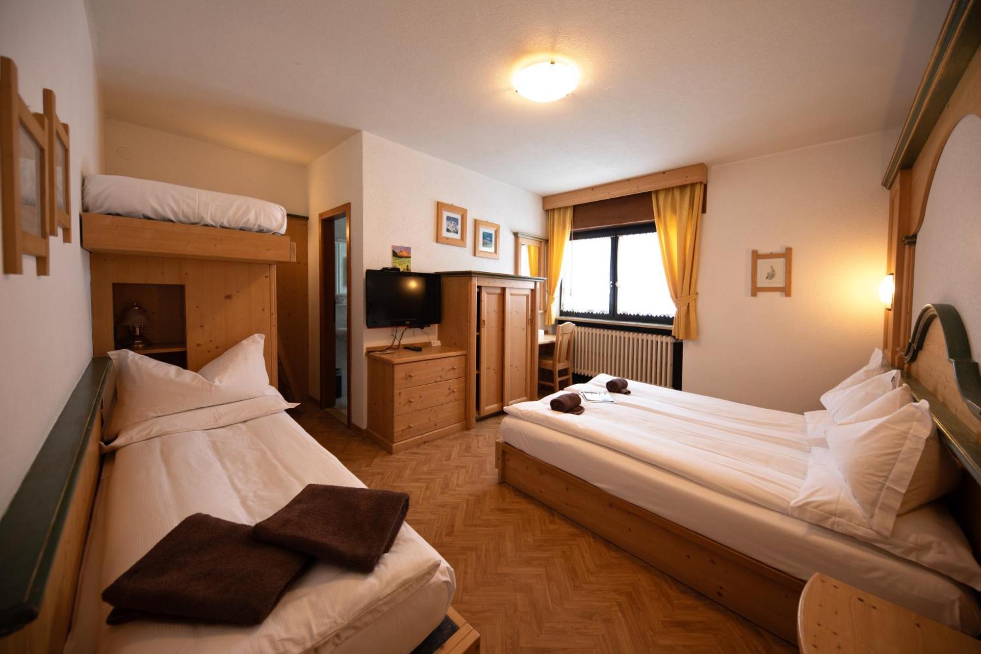 Albergo Venezia パッソ・ロッレ エクステリア 写真