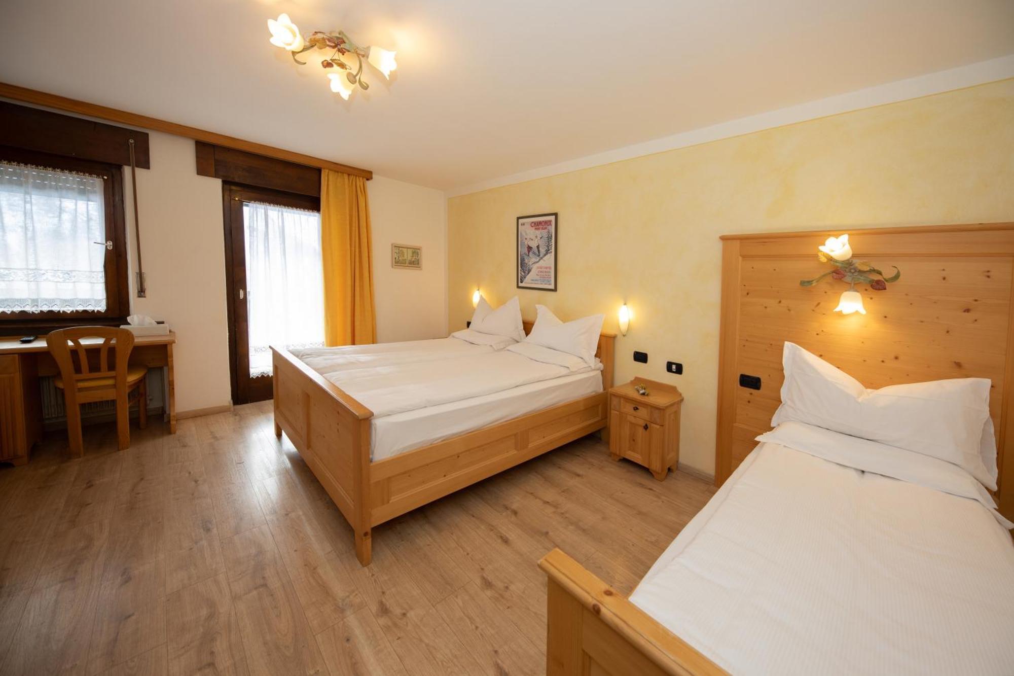Albergo Venezia パッソ・ロッレ エクステリア 写真