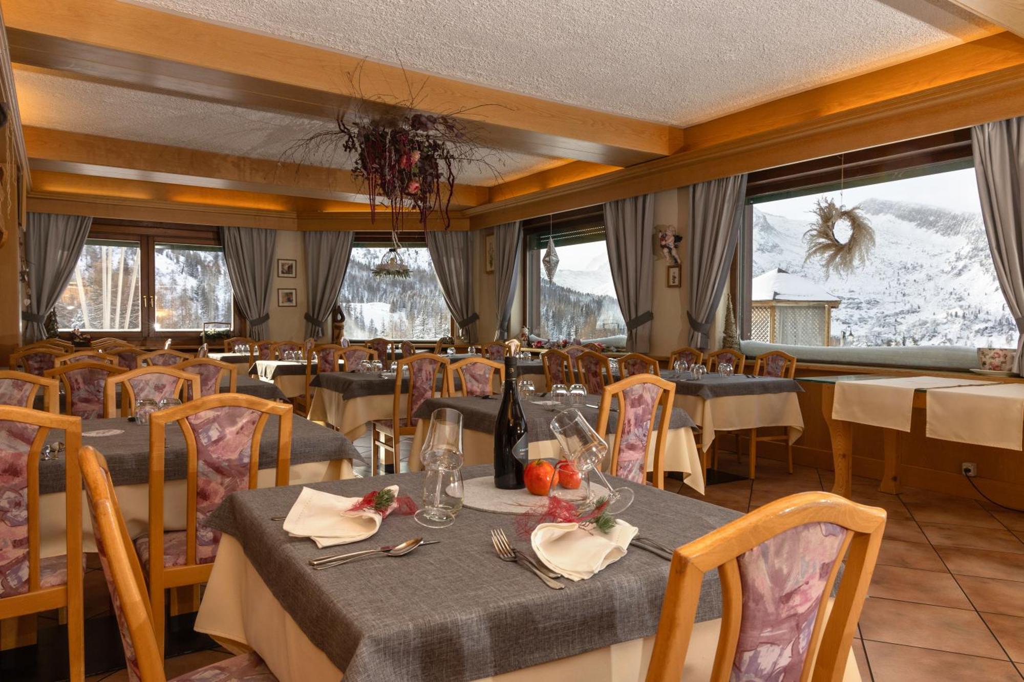 Albergo Venezia パッソ・ロッレ エクステリア 写真